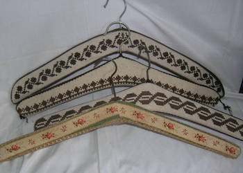 wieszaki ubraniowe gobelinowe vintage_MDvin