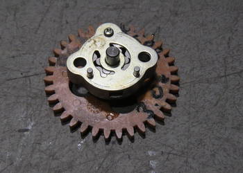 SUZUKI  BURGMAN 650 EXECUTIVE 05 pompa oleju olejowa tryb napęd oil pump
