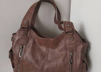 Torba damska na ramię. Kolor jasny brąz