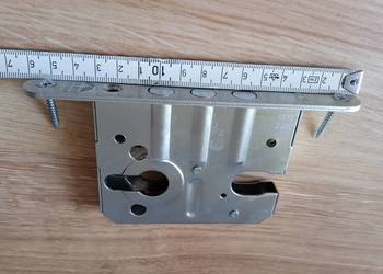 Zamek wpuszczany sprawny, mało używany