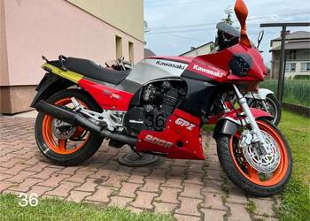 Kawasaki GPZ 900r Top Gun