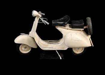 Model Kolekcjonerski Piaggio Vespa 150 New Ray