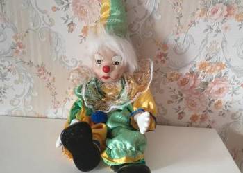 Siedzący klaun porcelanowy vintage kolekcjonerski. VINTED/OLX