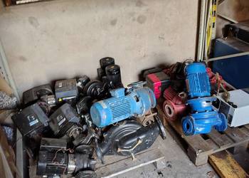 Pompy Silniki motoreduktory serwomotory elektronikę hydraulika pneumatyki