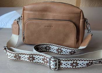 Damska torba na ramię marki MUIIKOLA