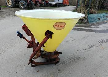 Rozsiewacz Nawozu Lej Lejek Bąk 400L Plastikowy Sprawny C330 C360 T25