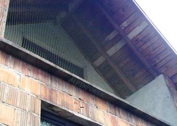 Siatka zabezpieczająca balkon przeciw gołębiom bez wiercenia Warszawa Kot