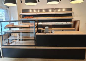 Witryna neutralna piekarnicza cukiernicza do pieczywa bułek precli regał