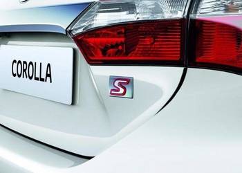 TOYOTA Emblemat S chrom pokrywy bagaznika PZ443-E0010-00 OE