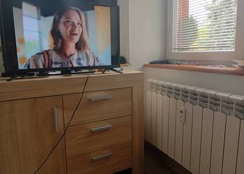 Telewizor Sharp 32 "Smart TV internet wifi, nagłośnienie Harman Kardon