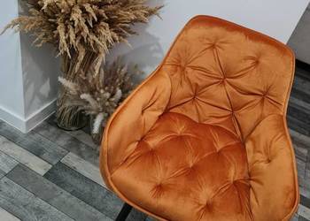 Sprzedam dwa nieużywane krzesła