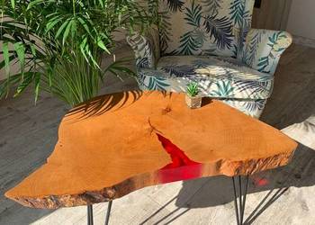 Stolik kawowy z żywicą epoksydową / buk