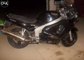 TRIUMPH SPRINT ST 955 CAŁY NA CZĘŚCI 99r.
