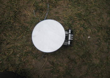 Klapka wlewu paliwa srebrna Peugeot 306