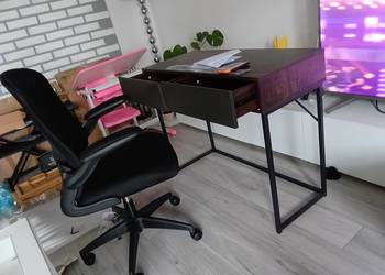 Biurko densingowe i fotel biurowy albo giemingowy