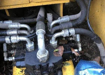 VOLVO L 30 - Rozdzielacz Hydrauliczny Ładowarki