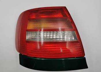 Lampa Lewy Tył Tylna Lewa Audi A4 B5 Sedan Lift 8D0945111