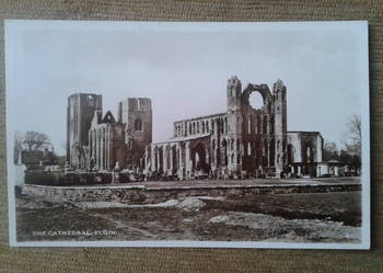HISTORYCZNE RUINY ELGIN CATHEDRAL W SZKOCJI
