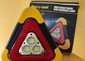 Trójkąt awaryjny LED niezbędny do samochodu