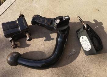 Hak wypinany Thule z mitsubishi ASX wraz z kluczylami