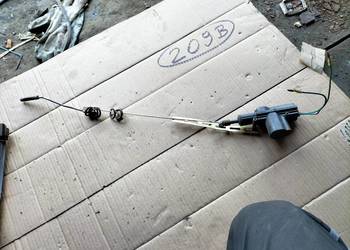 AUDI 80 B3 80B3 SIŁOWNIK DRZWI CENTRALNEGO ZAMLA LEWY TYŁ