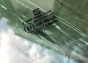 Szyba prawa prawy tył rok 2021 Seat Arona
