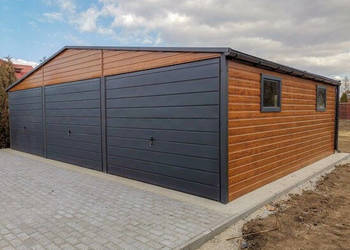 Garaż blaszany 9x5 drewnopodobny trzystanowiskowy dwuspadowy