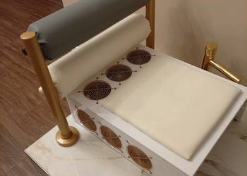 Pochłaniacz pyłu OSKY z podnóżkiem dwufunkcyjnym  biało- złoty