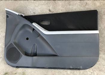 Toyota Yaris II boczki lewy prawy 3d