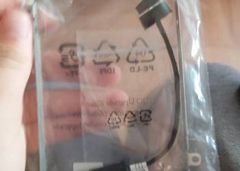 Laptop Acer Travelmate P2 z kablem do dysku twardego.