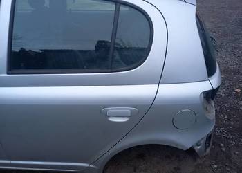drzwi kompletne lewy tył toyoys yarys 1