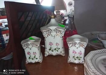 Świecznik i pojemnik. Porcelana.