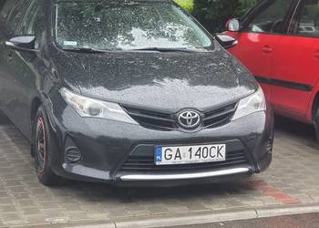 Toyota Auris ​1.4 D-4D 2013  - 20 000 PLN, 303 000