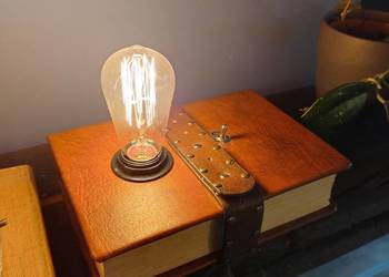 Ręcznie robiona lampa stołowa nocna w kształcie książki prezent