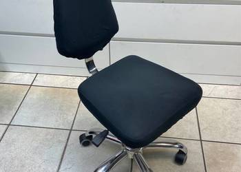 Taboret kosmetyczny z mocnej skóry