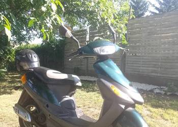 Skuter  Kinroad z kaskiem
