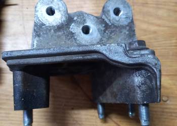 Łapa podpora silnika