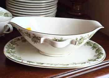 Sosjerka. Serwis Morbar. Liście, na złoconej porcelanie, w delikatnym kolor