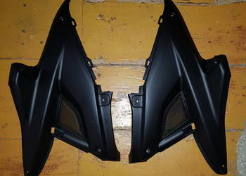 Yamaha Aerox 50 2T 97-12 plastiki trojkaty wypelnienia czarne