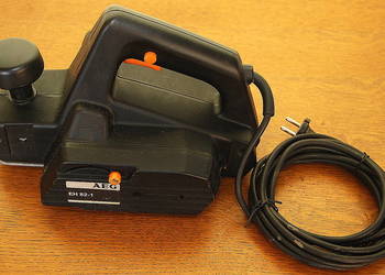 AEG Strug elektryczny do drewna heblarka EH 82-1 800 W jak nowy