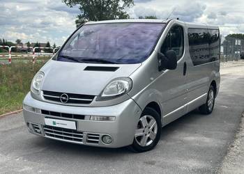 Opel Vivaro kampervan 7 osobowy 3 x klima Westfalia łózko kamper