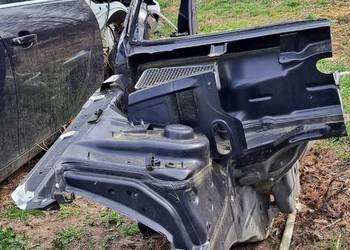 Audi Q5 8R ćwiartka podłurznica słupek próg prawa przód