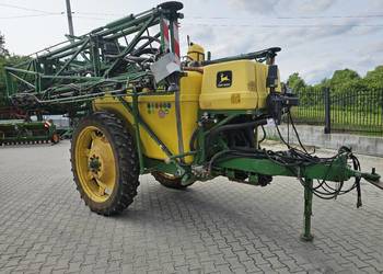 Opryskiwacz Ciągany John Deere 632