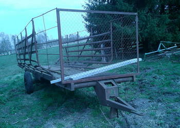 przyczepa do siana do balotów