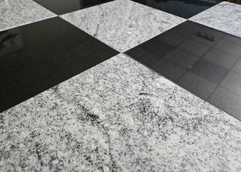 Płytka granitowa VISCONT WHITE 30,5x30,5x1 cm polerowane