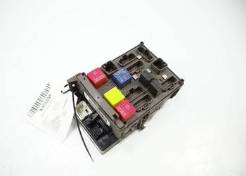 SKRZYNKA BEZPIECZNIKÓW RENAULT LAGUNA II 8200213234