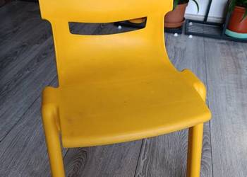 krzesło krzesełko żółte dla dzieci dziecka