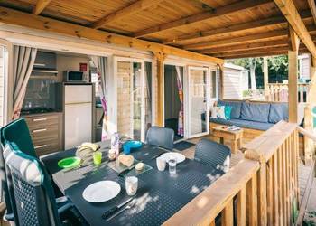 Zadaszenie domku holenderskiego lub przyczepy kampingowej z tarasem lub bez