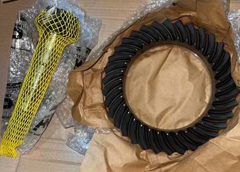 84365311 87345445 Wałek z kołem Atak zestaw PUMA CVT Magnum T7. T1804 CNH