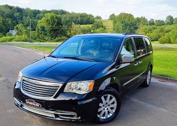 Ładny nie zgnity Chrysler Town Country 3,6v6 benzyna z gazem 285 km 2014 r